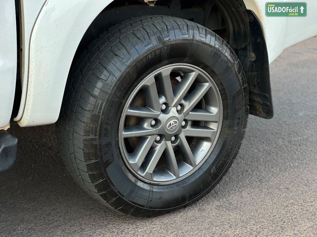 Toyota Hilux SRV CD D4-D 3.0 4x4 TDI Automático Diesel 2013/2014 — foto 8 de 17