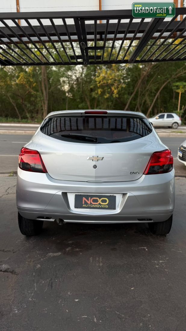CHEVROLET/GM Onix Hatch LS 1.0 Mecânico Flex 2015/2016 — foto 4 de 10