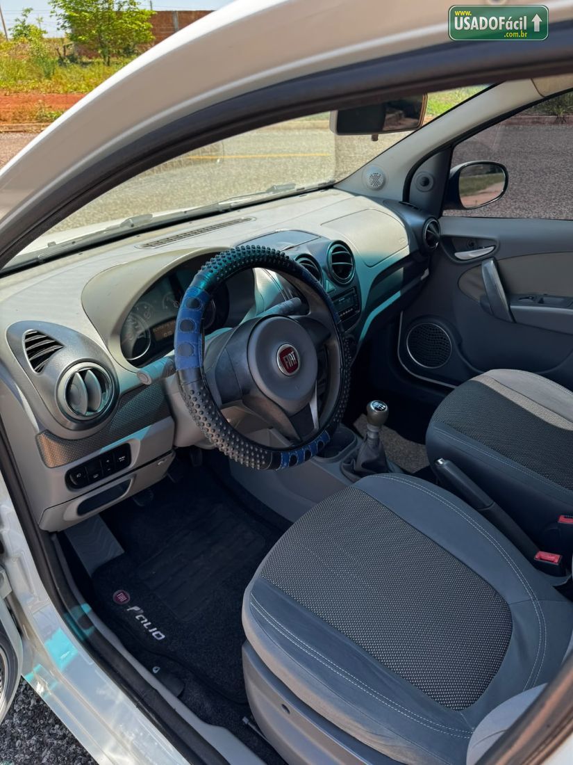 Fiat Palio Essence 1.6 Flex 5P 2013/2013 — foto 7 de 10
