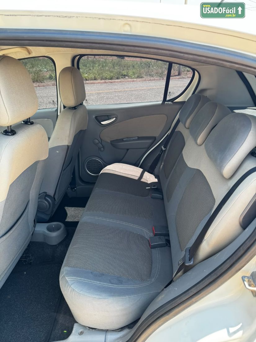 Fiat Palio Essence 1.6 Flex 5P 2013/2013 — foto 9 de 10
