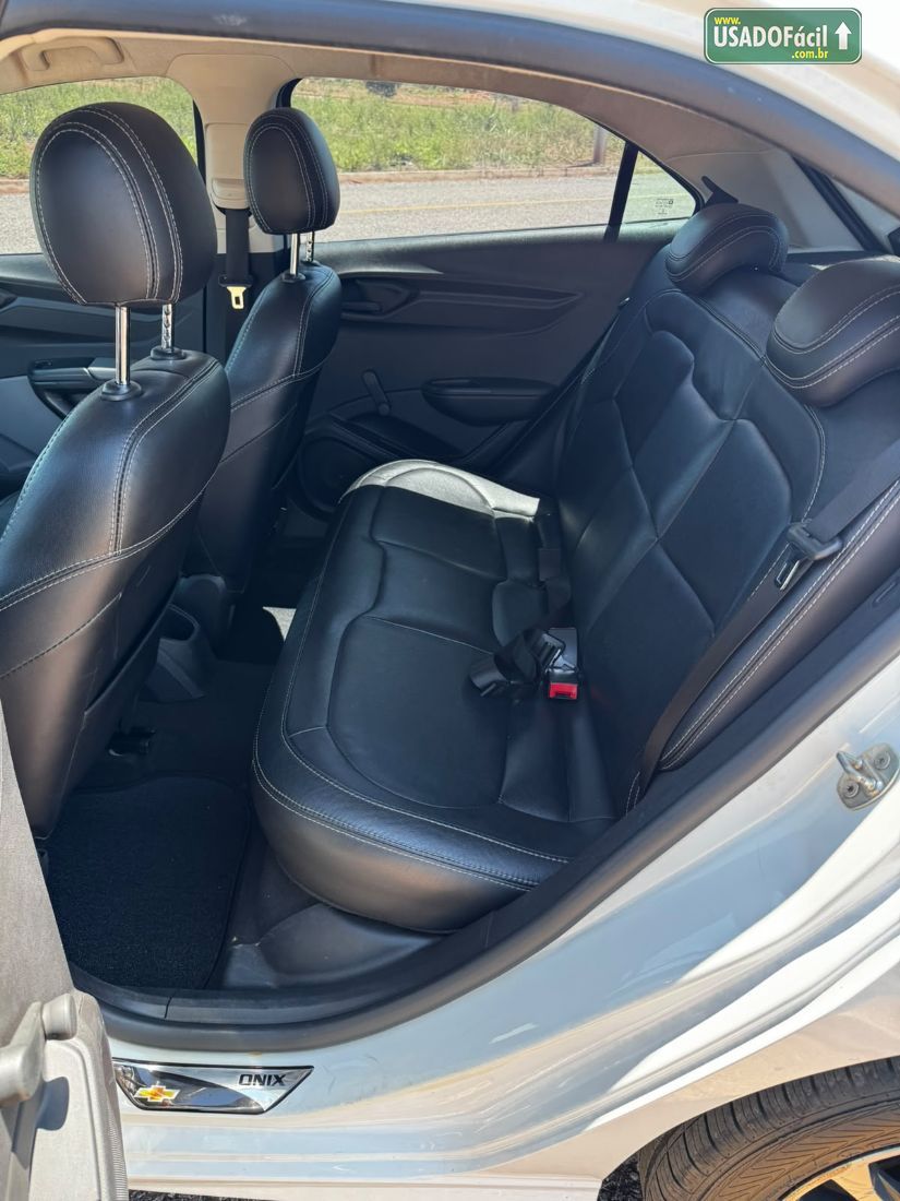 CHEVROLET/GM Onix Hatch LS 1.0 Mecânico Flex 2016/2016 — foto 9 de 11