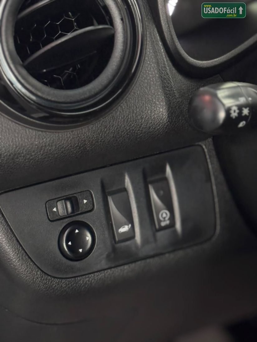 Renault Kwid Intense 1.0 Mecânico Flex 2022/2023 — foto 10 de 13
