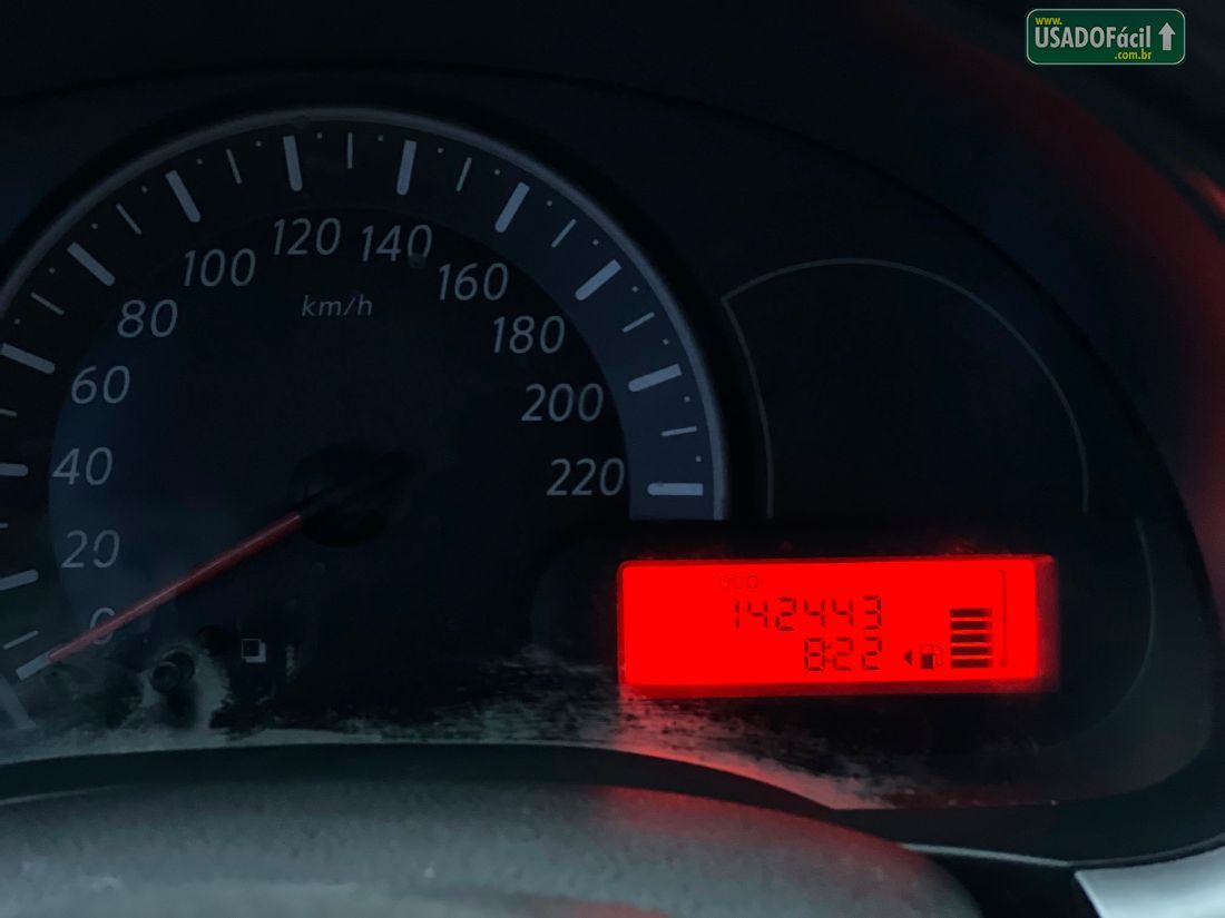 Nissan March S 1.0 5P Flex Fuel 2012/2013 — foto 13 de 15