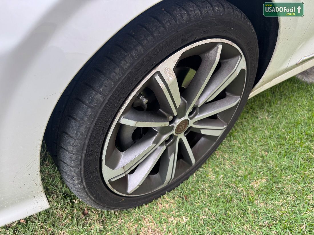 Fiat Cronos Precision 1.8 Automático Flex 2019/2020 — foto 3 de 26