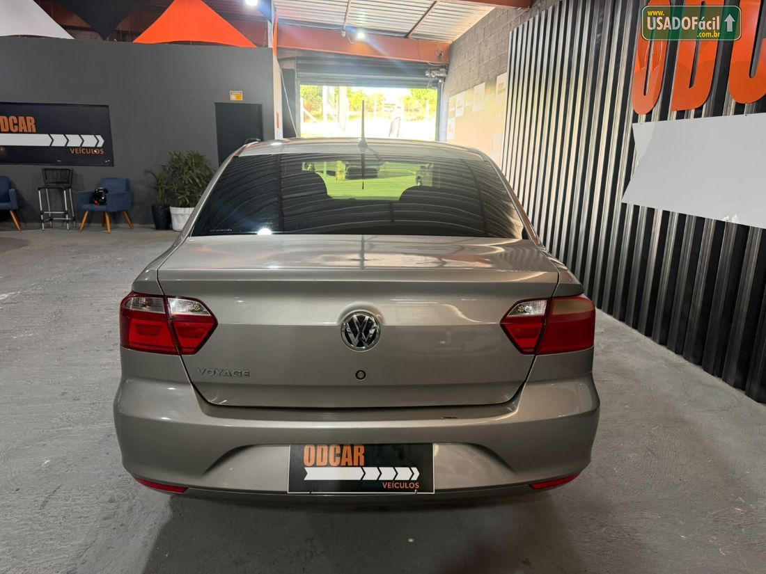 Volkswagen Voyage City 1.0 Mi Total Flex 2013/2013 — foto 5 de 12
