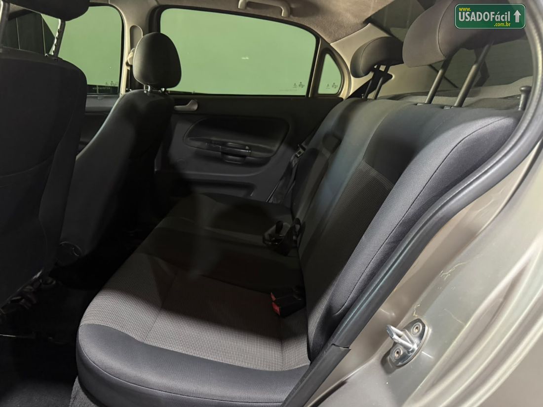Volkswagen Voyage City 1.0 Mi Total Flex 2013/2013 — foto 8 de 12