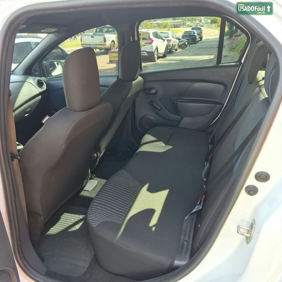 Renault Logan Life 1.0 Mecânico Flex 2022/2023 — foto 10 de 15