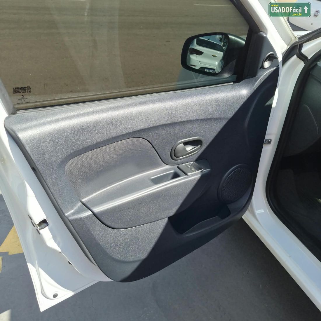 Renault Logan Life 1.0 Mecânico Flex 2022/2023 — foto 14 de 15