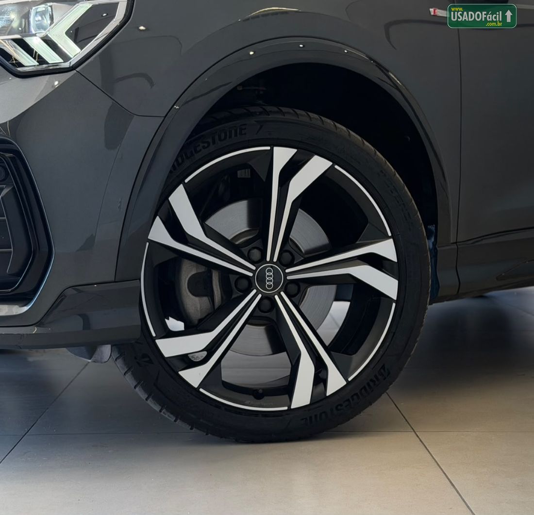 Audi Q3 Performance black 2.0 TFSI Tiptronic Quattro 2023/2024 — foto 8 de 17