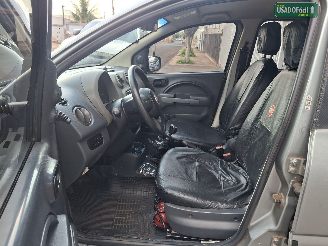Fiat Uno Vivace Celebration 1.0 EVO Fire Flex 5P 2015/2015 — foto 7 de 11
