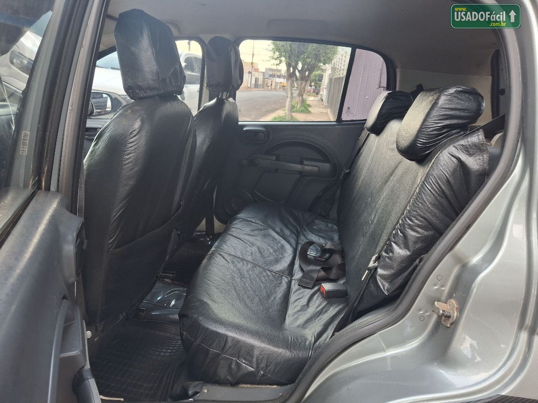 Fiat Uno Vivace Celebration 1.0 EVO Fire Flex 5P 2015/2015 — foto 8 de 11