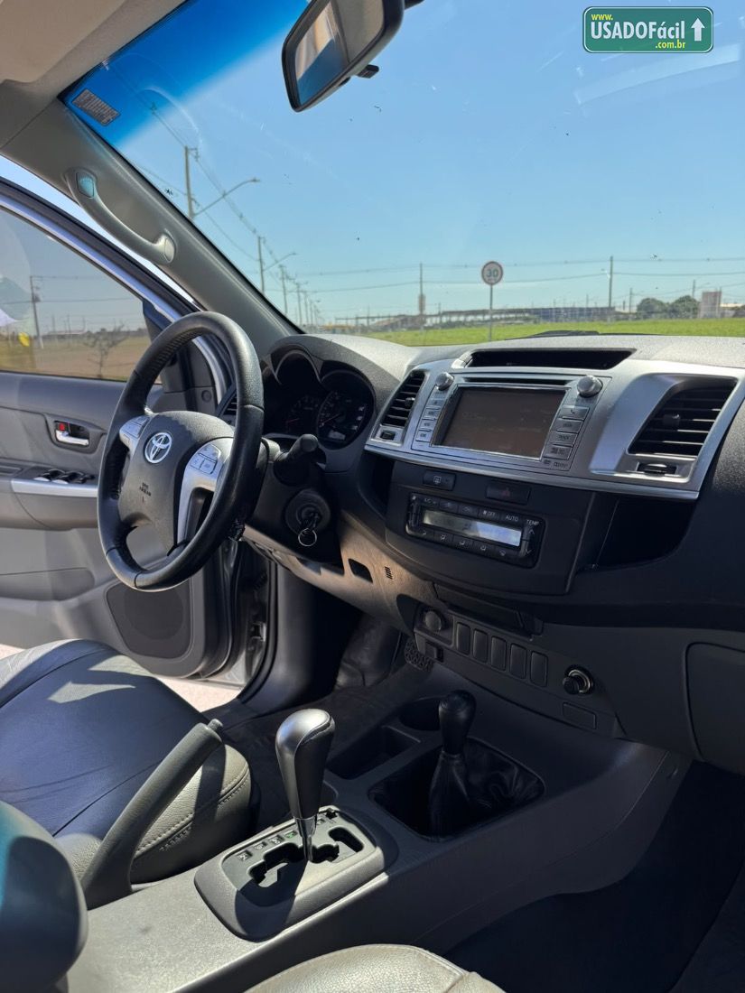 Toyota Hilux SRV CD D4-D 3.0 4x4 TDI Automático Diesel 2015/2015 — foto 8 de 11