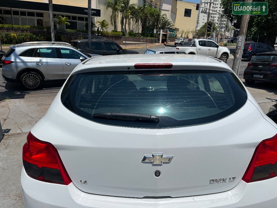 CHEVROLET/GM Onix Hatch LT 1.4 Mecânico Flex 2012/2013 — foto 8 de 9