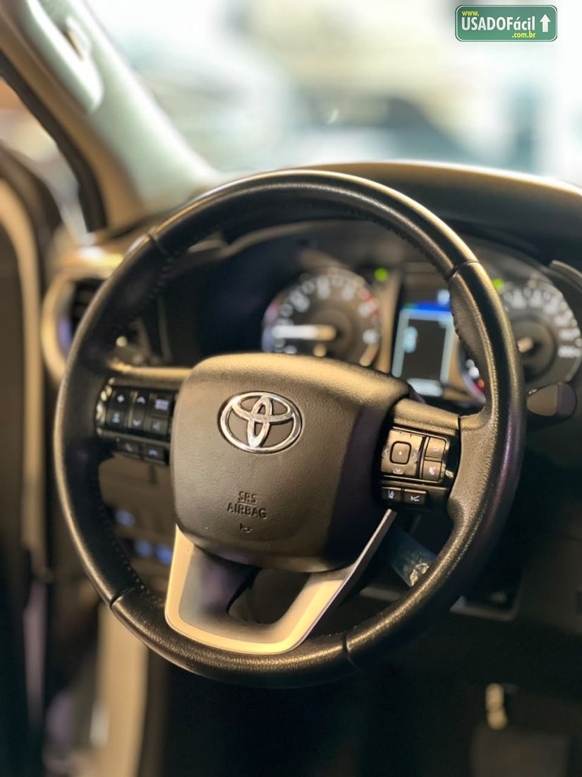 Toyota Hilux SRX CD 2.8 4x4 TDI Automático Diesel 2025/2025 — foto 12 de 13