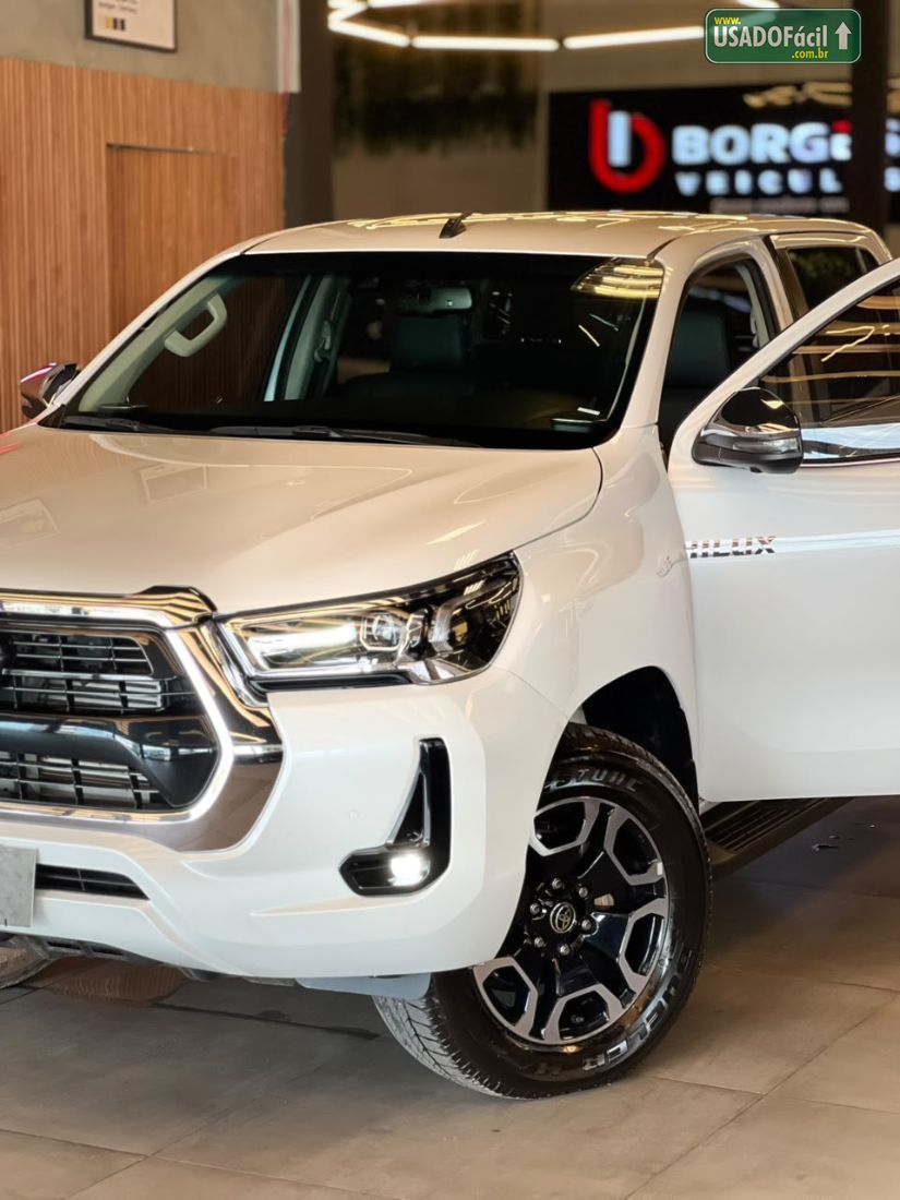 Toyota Hilux SRX CD 2.8 4x4 TDI Automático Diesel 2025/2025 — foto 4 de 13