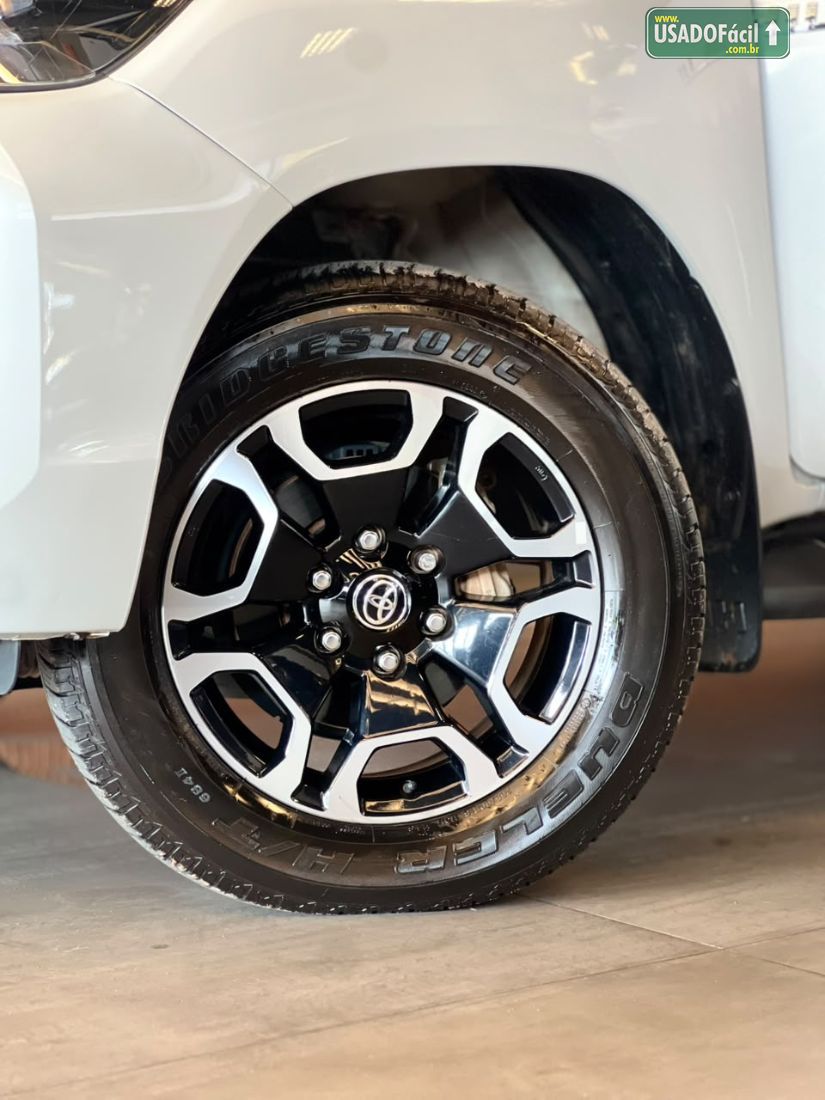 Toyota Hilux SRX CD 2.8 4x4 TDI Automático Diesel 2025/2025 — foto 8 de 13