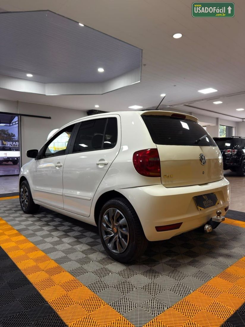 Volkswagen Fox 1.0 Mi 4P Total Flex 2013/2013 — foto 4 de 10