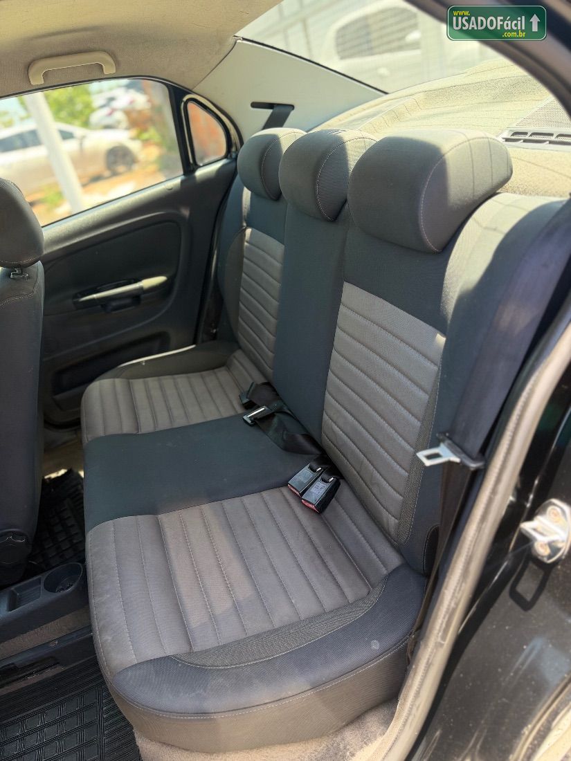 Volkswagen Voyage Comfortline 1.6 Total Flex 2013/2014 — foto 8 de 8
