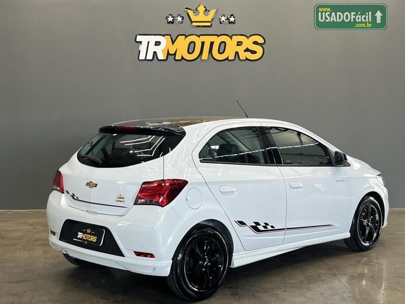 CHEVROLET/GM Onix Hatch Effect 1.4 Mecânico Flex 2019/2019 — foto 2 de 8