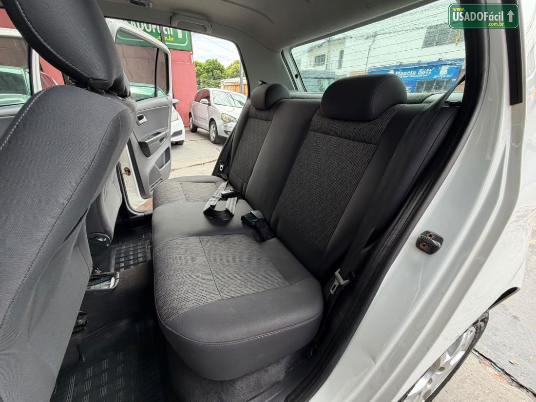 Volkswagen Fox 1.6 Mi 4P Total Flex 2012/2013 — foto 14 de 19