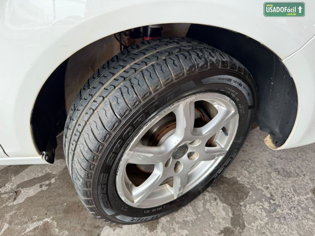 Volkswagen Fox 1.6 Mi 4P Total Flex 2012/2013 — foto 18 de 19