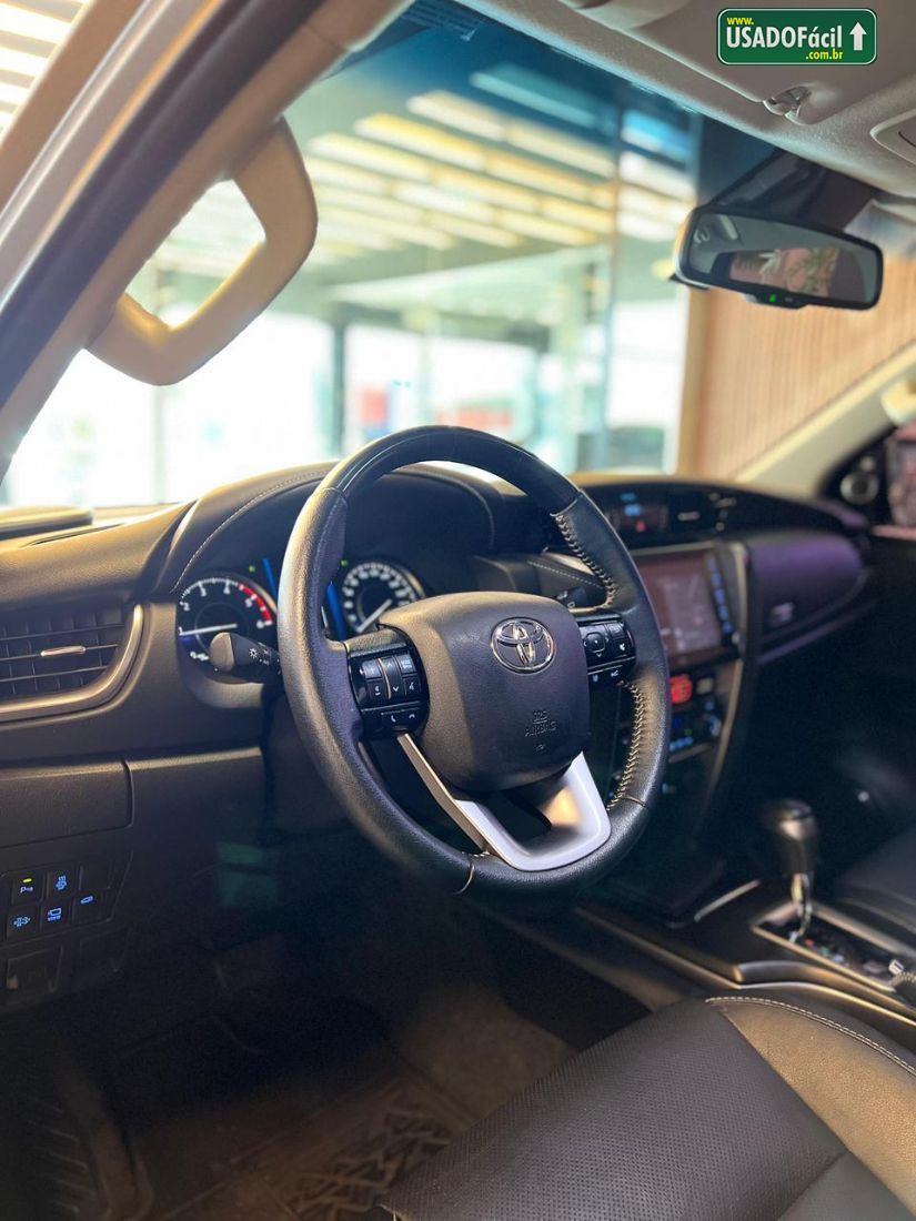 Toyota Hilux SW4 SRX 2.8 4x4 TDI Automático Diesel 2022/2022 — foto 11 de 14