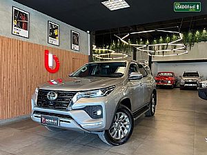 Toyota Hilux SW4 SRX 2.8 4x4 TDI Automático Diesel