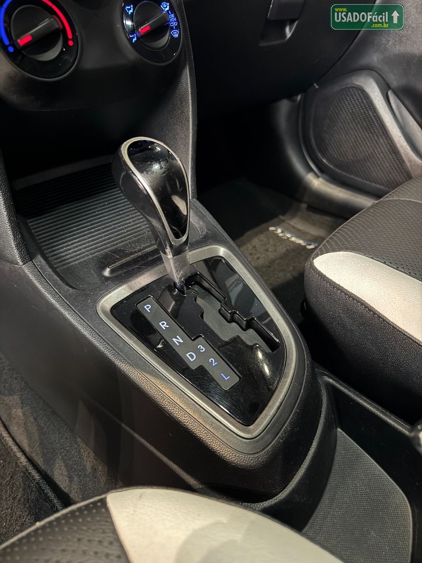 Hyundai HB20 Hatch Premium 1.6 Automático Flex 2015/2015 — foto 15 de 20