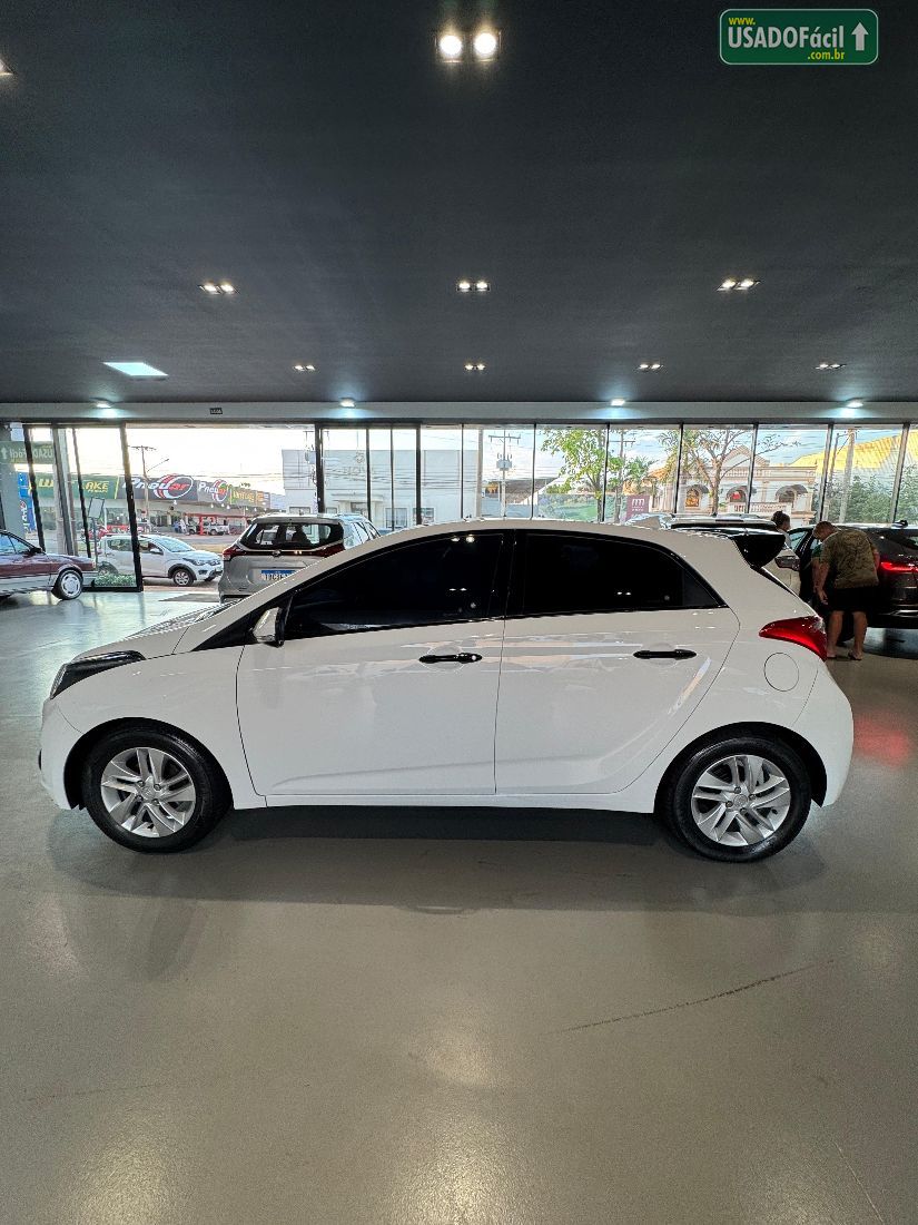 Hyundai HB20 Hatch Premium 1.6 Automático Flex 2015/2015 — foto 4 de 20