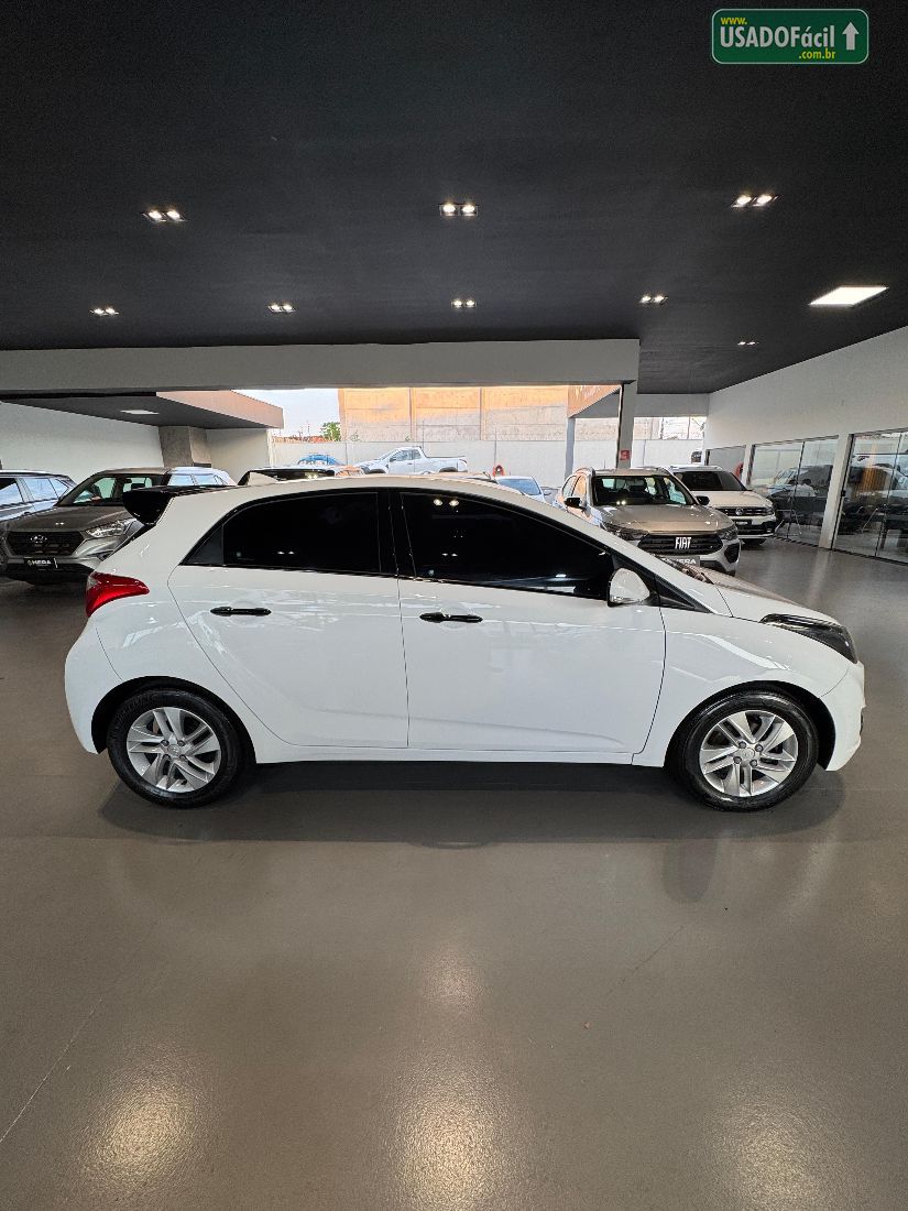 Hyundai HB20 Hatch Premium 1.6 Automático Flex 2015/2015 — foto 8 de 20