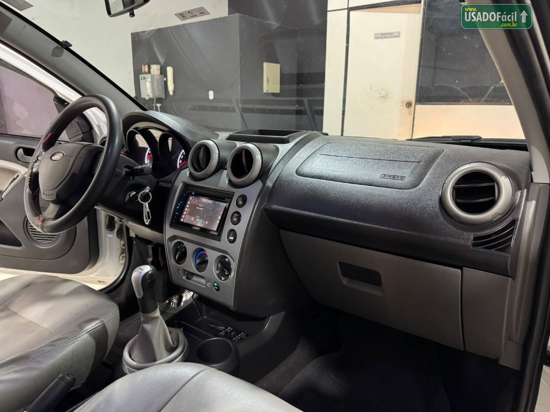 Ford Fiesta Hatch SE Mecânico 5P Flex 2013/2014 — foto 5 de 15