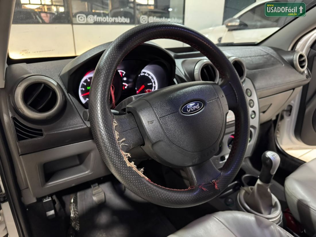 Ford Fiesta Hatch SE Mecânico 5P Flex 2013/2014 — foto 8 de 15
