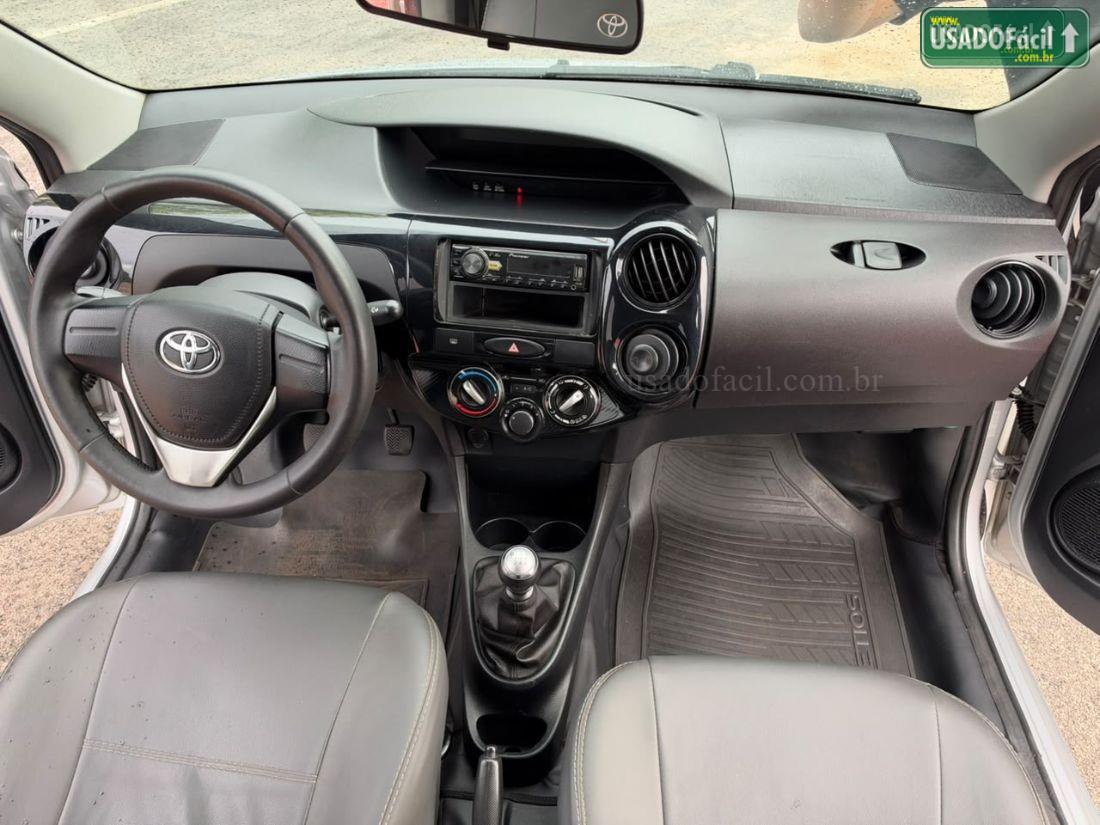 TOYOTA Etios Sedan X 1.5 Mecânico Flex 2016/2017 — foto 6 de 9