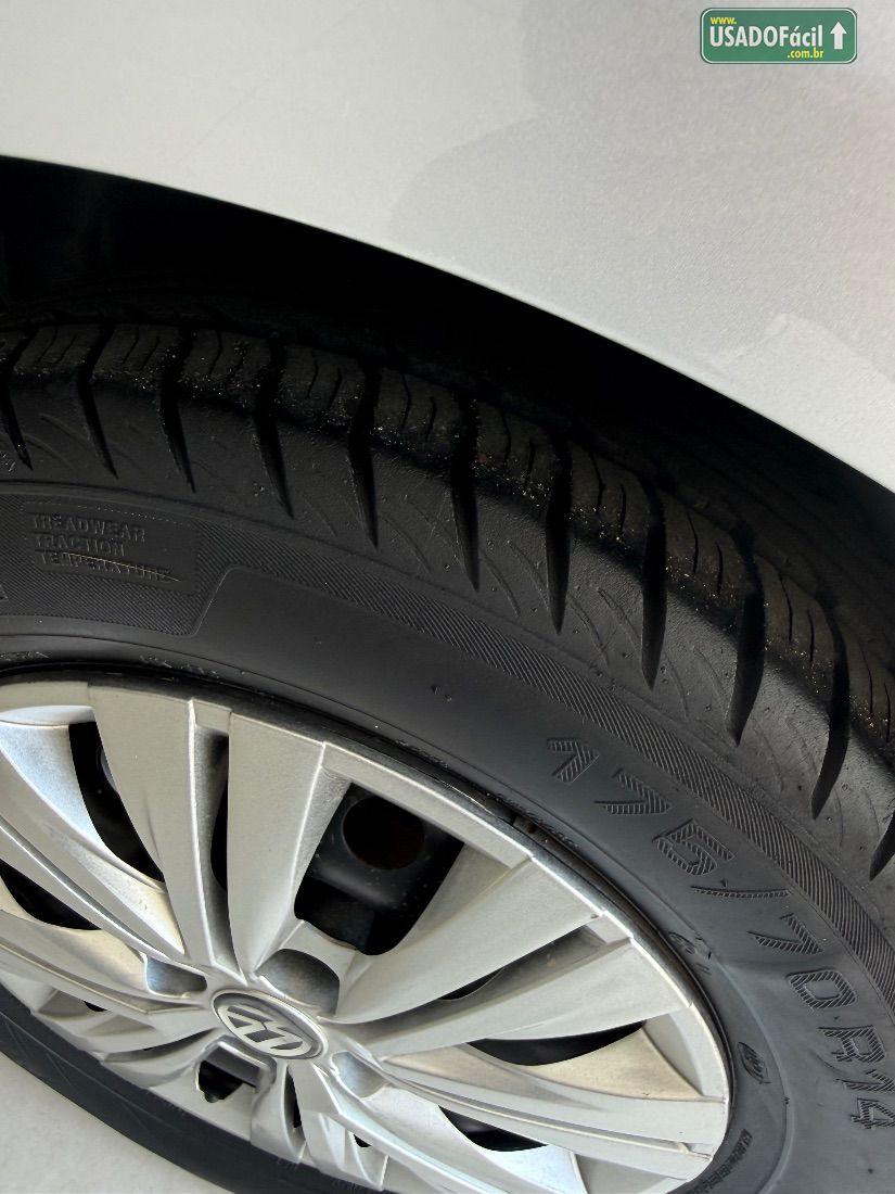 Volkswagen Gol Comfortline 1.0 4P Total Flex 2015/2015 — foto 5 de 12