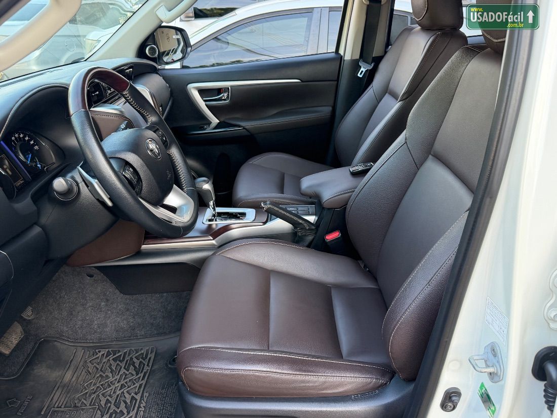 Toyota Hilux SW4 SRX 2.8 4x4 TDI Automático Diesel 2020/2020 — foto 14 de 20
