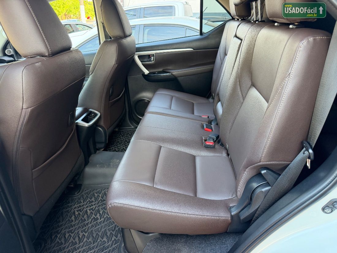 Toyota Hilux SW4 SRX 2.8 4x4 TDI Automático Diesel 2020/2020 — foto 15 de 20