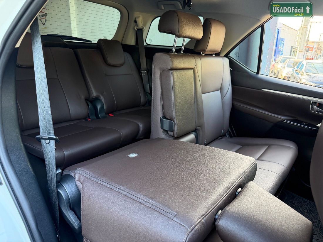 Toyota Hilux SW4 SRX 2.8 4x4 TDI Automático Diesel 2020/2020 — foto 19 de 20