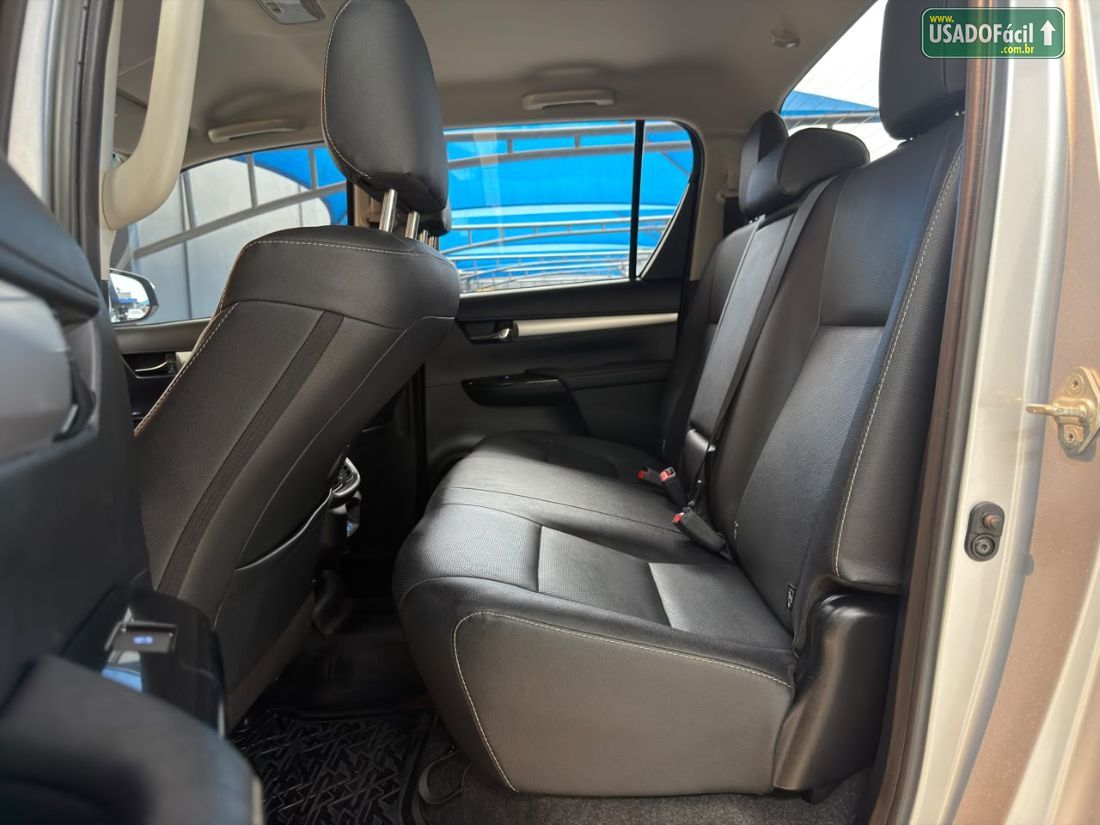 Toyota Hilux SRX CD 2.8 4x4 TDI Automático Diesel 2025/2025 — foto 14 de 18