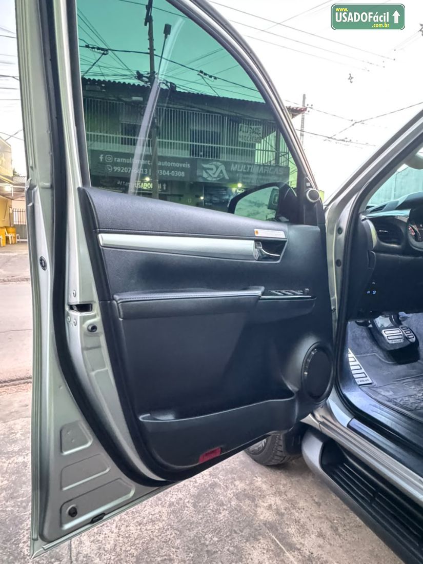 Toyota Hilux SRX CD 2.8 4x4 TDI Automático Diesel 2023/2023 — foto 11 de 20