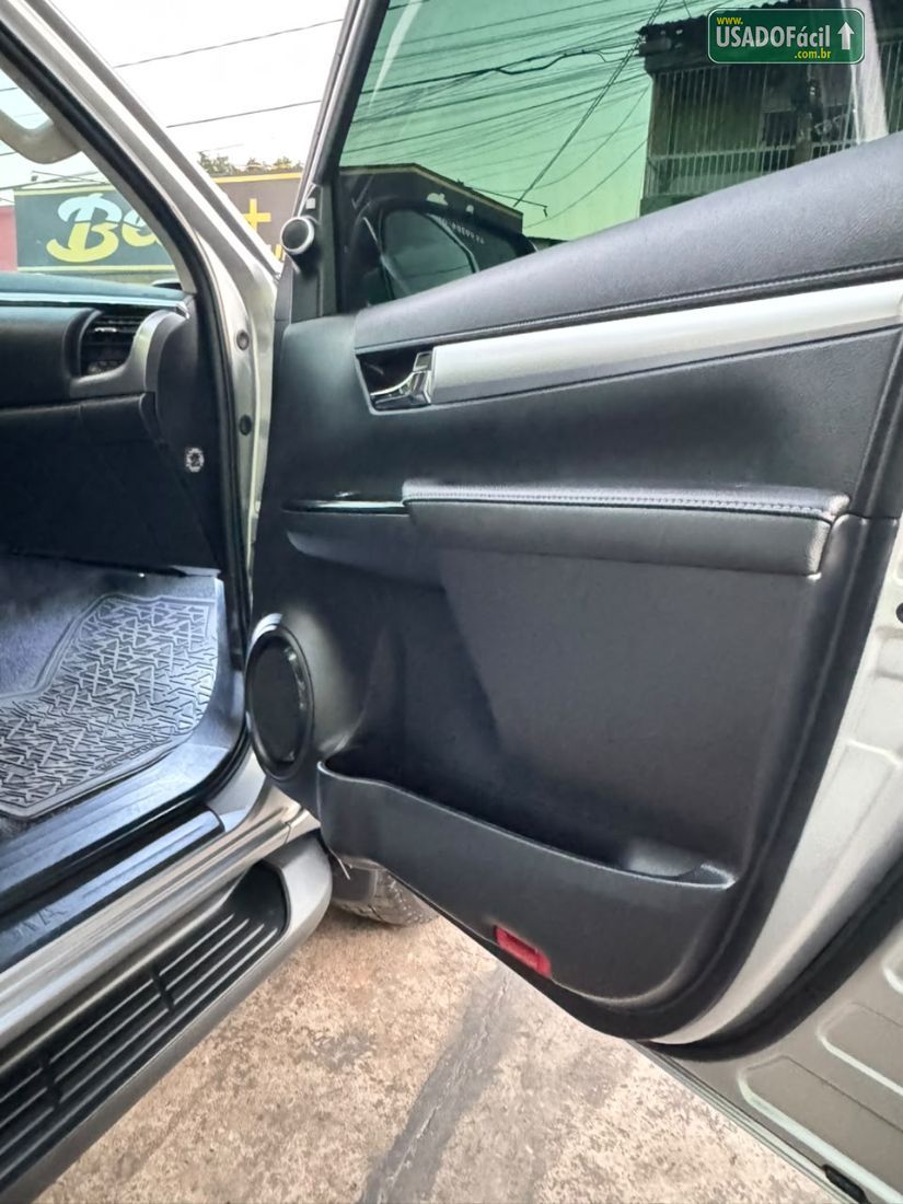 Toyota Hilux SRX CD 2.8 4x4 TDI Automático Diesel 2023/2023 — foto 12 de 20