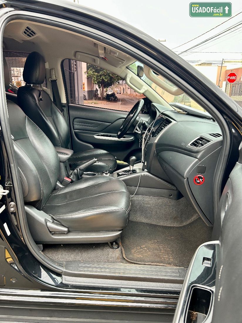Mitsubishi L200 Triton Sport HPE CD 2.4 4x4 Automático Diesel 2021/2022 — foto 11 de 18