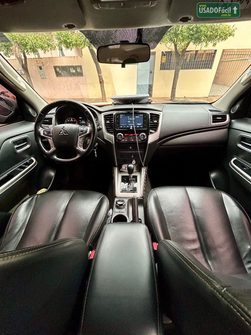 Mitsubishi L200 Triton Sport HPE CD 2.4 4x4 Automático Diesel 2021/2022 — foto 13 de 18
