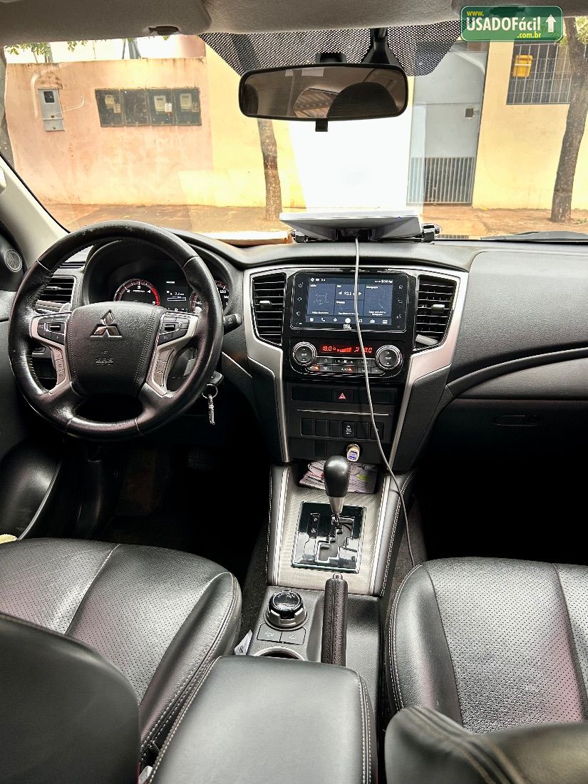 Mitsubishi L200 Triton Sport HPE CD 2.4 4x4 Automático Diesel 2021/2022 — foto 14 de 18