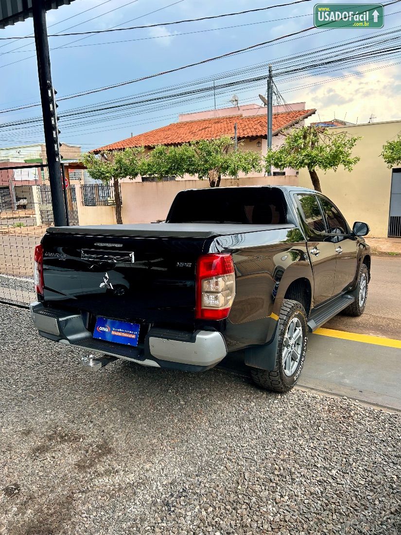 Mitsubishi L200 Triton Sport HPE CD 2.4 4x4 Automático Diesel 2021/2022 — foto 4 de 18