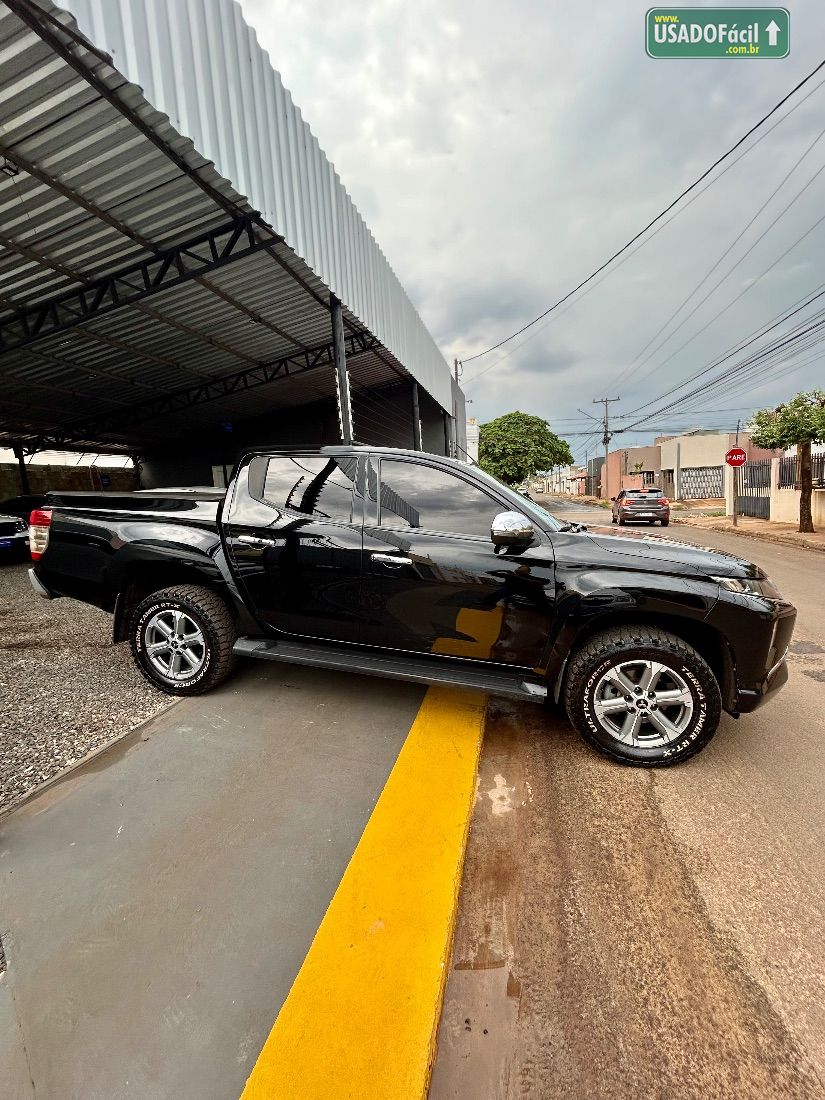Mitsubishi L200 Triton Sport HPE CD 2.4 4x4 Automático Diesel 2021/2022 — foto 5 de 18
