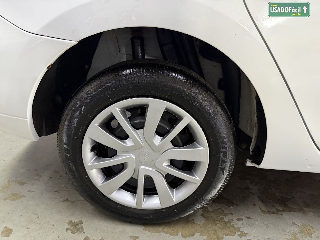 Renault Logan Expression 1.6 Mecânico Flex 2018/2019 — foto 14 de 15