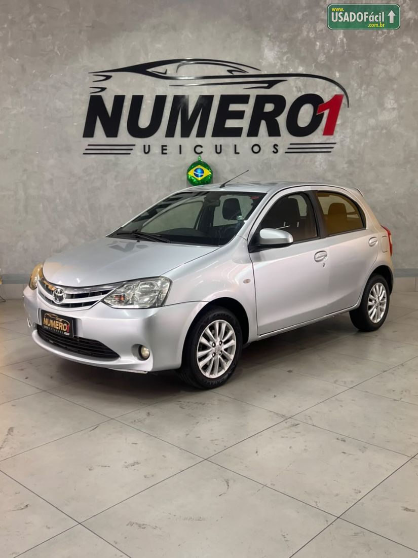 Toyota Etios Hatch XLS 1.5 Mecânico Flex 2014/2014 — foto 3 de 13