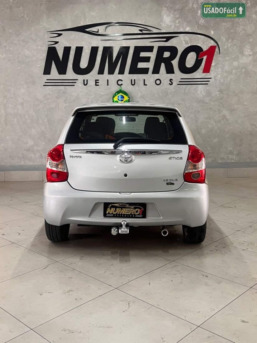 Toyota Etios Hatch XLS 1.5 Mecânico Flex 2014/2014 — foto 5 de 13