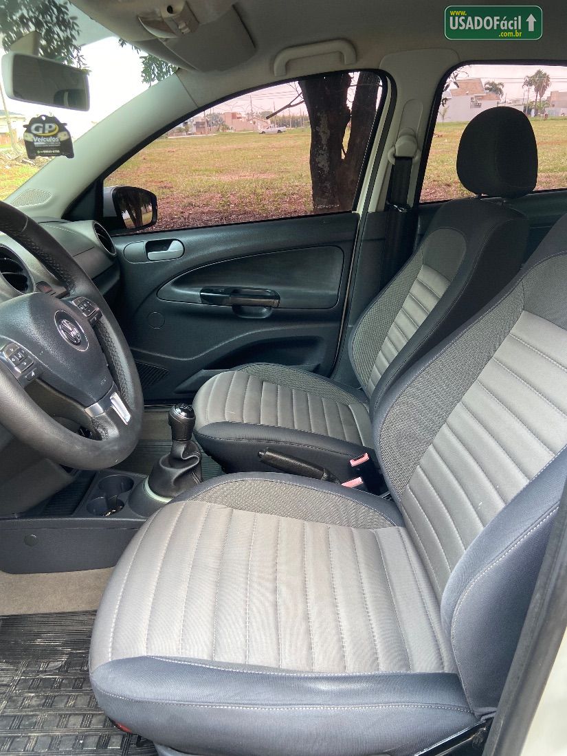 Volkswagen Voyage Highline 1.6 Mi Total Flex 2013/2014 — foto 10 de 14