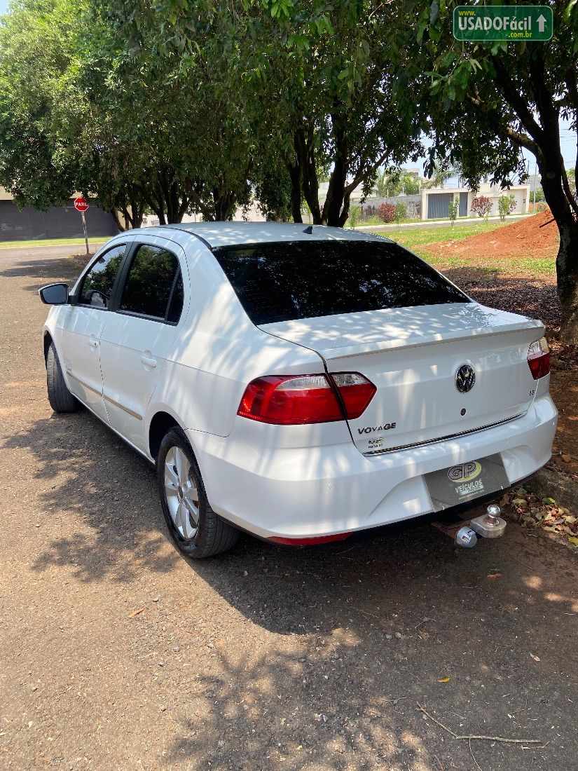Volkswagen Voyage Highline 1.6 Mi Total Flex 2013/2014 — foto 4 de 14